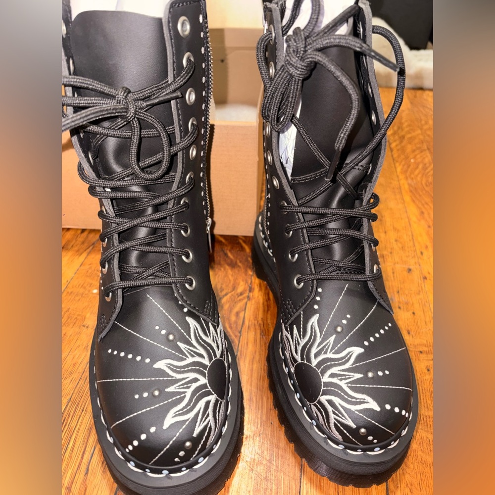 Dr.Marten Jadon Lug Sole Bootie (Women) - Picture 10 of 12